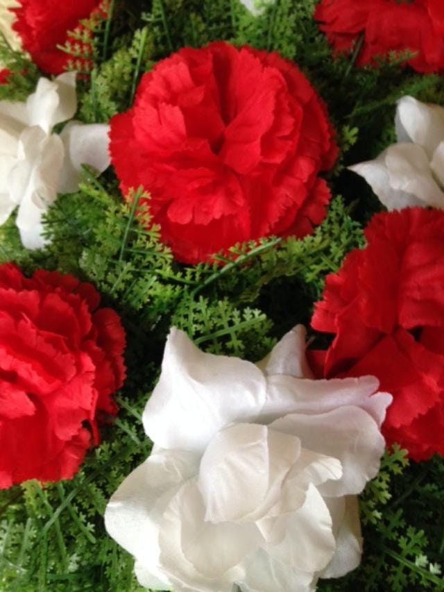 Cemetery SILK FLOWER SPRAY easel mounted in Large Red & White for Grave-site Presentation in Remembrance of Loved Ones -