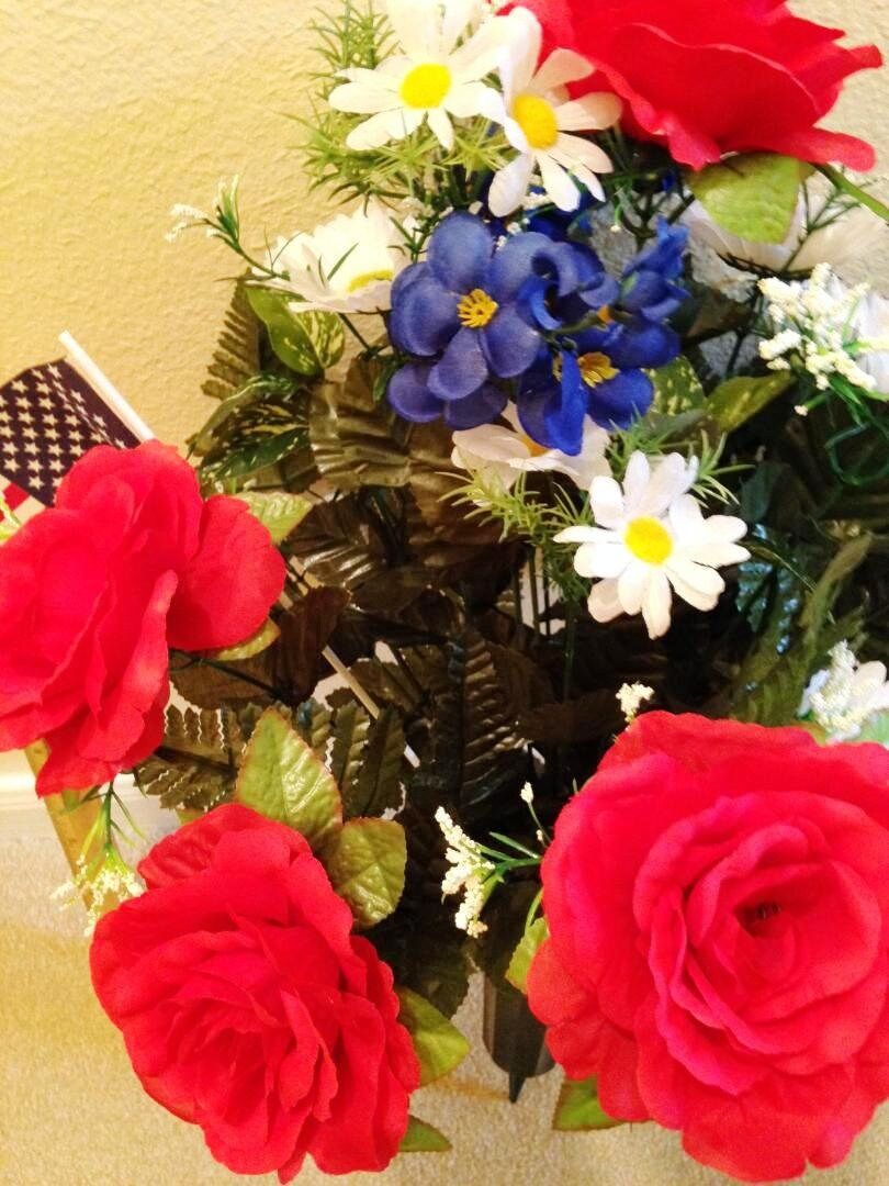 Cemetery Flower Vase of ROSE DAISY USA flowers for Grave-site Presentation in Remembrance of Loved Ones -