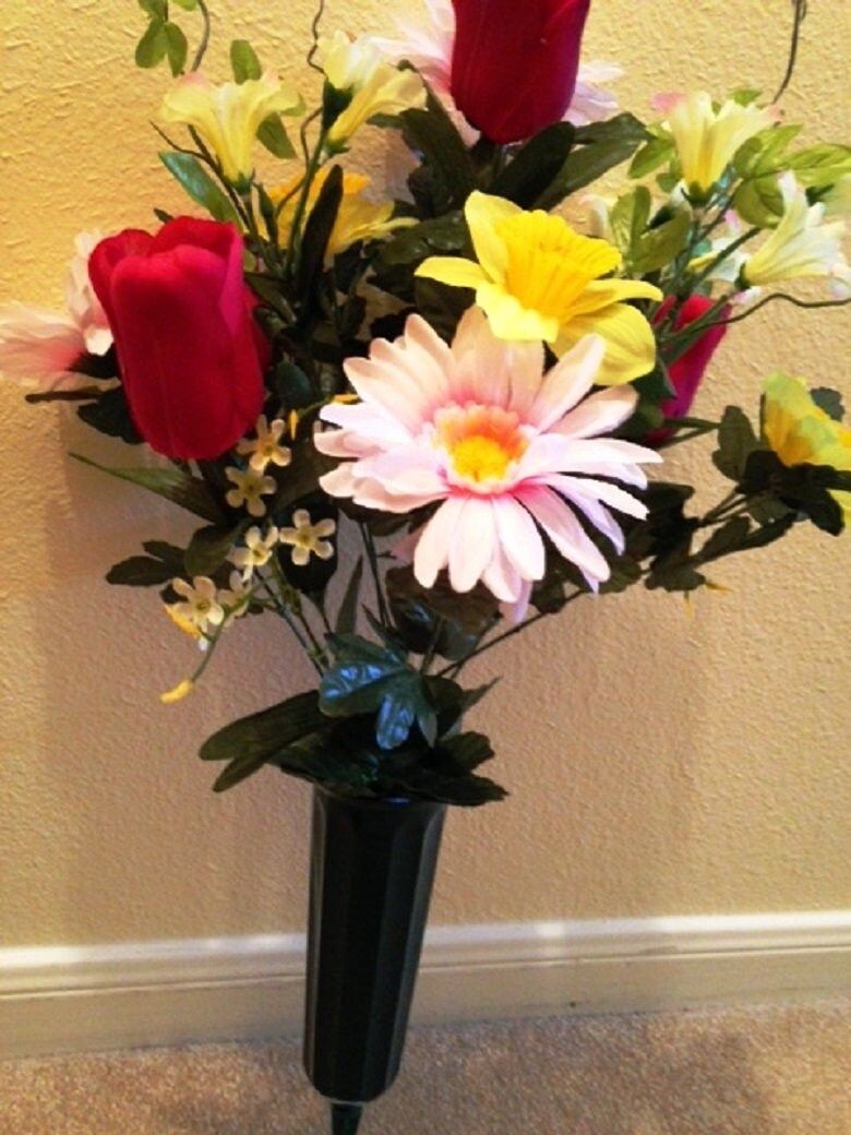 Cemetery Vase of DAFFODIL Red TULIP DAISY for Grave-site Presentation in Remembrance of Loved Ones -