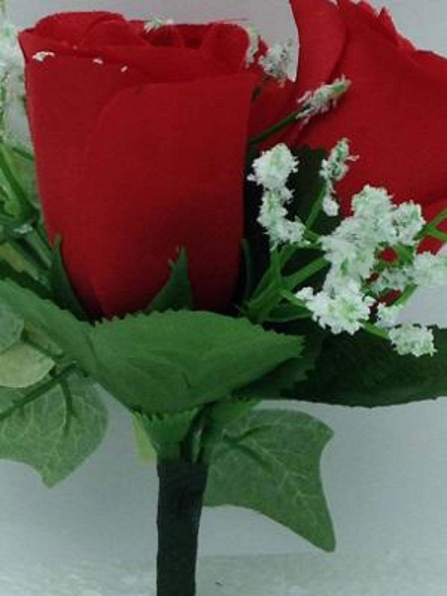 NICHE 3 RED ROSES & BABY'S BREATH w/ IVY (NO VASE)