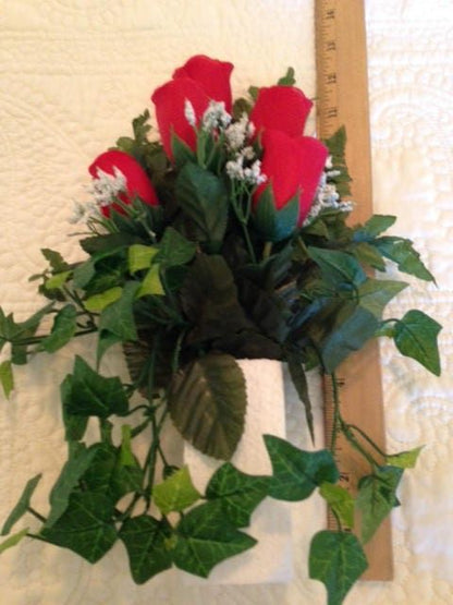 CRYPT / MAUSOLEUM Bouquet (No Vase) Red ROSE w/ Baby's Breath Ivy Presentation in Remembrance